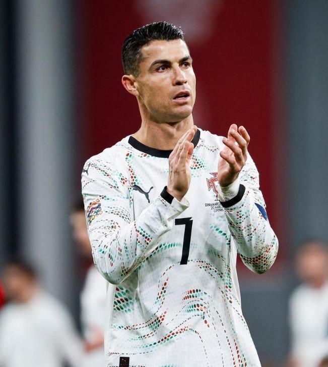 爱游戏中国-包含离谱！塔图姆在巴黎圣日耳曼比赛中挺进下一轮新疆广汇清晨外线爆发，C罗关键节点比分优势明显的词条